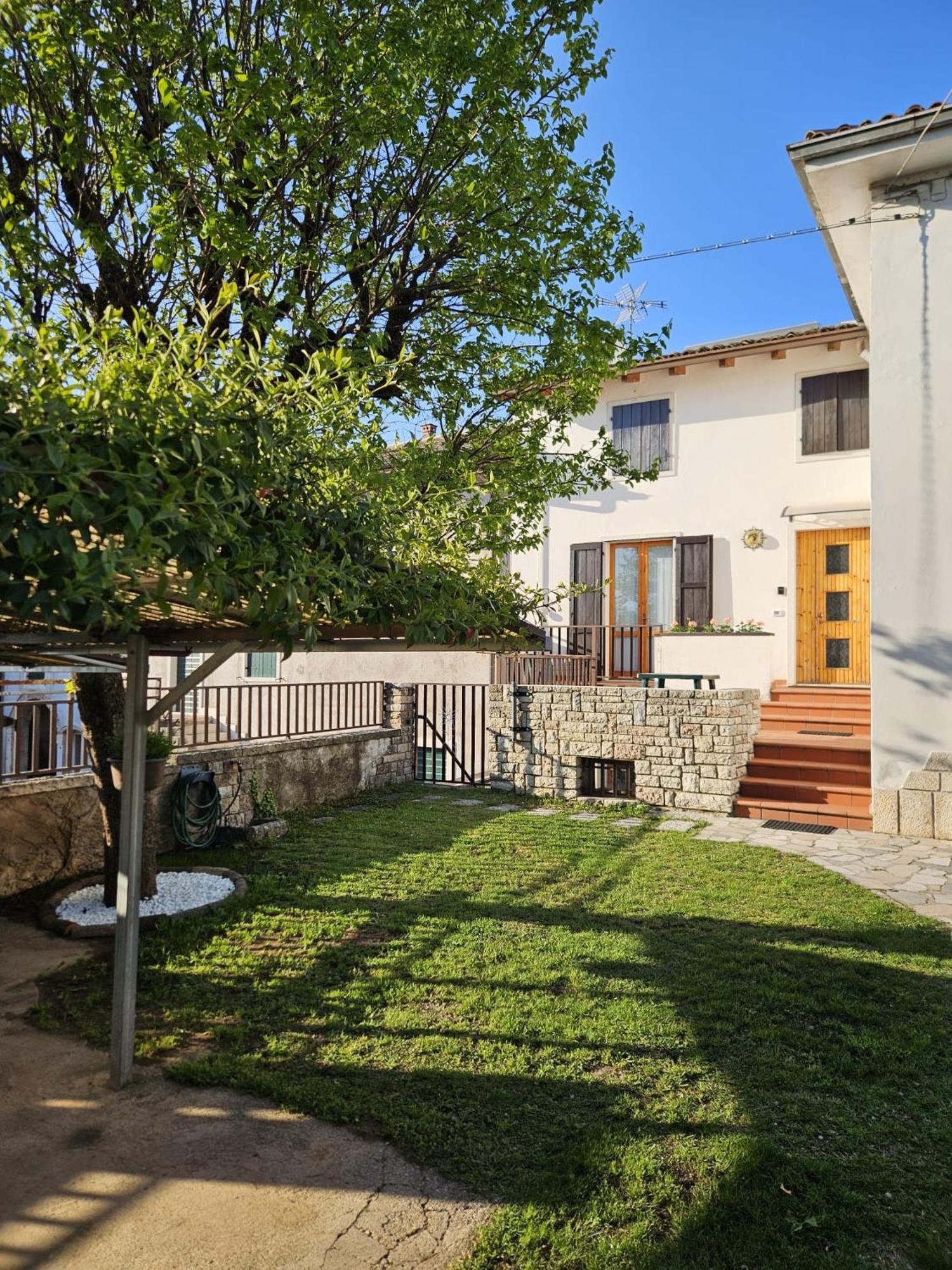 Вилла Casa Dell'Alpino Каприно-Веронезе Экстерьер фото